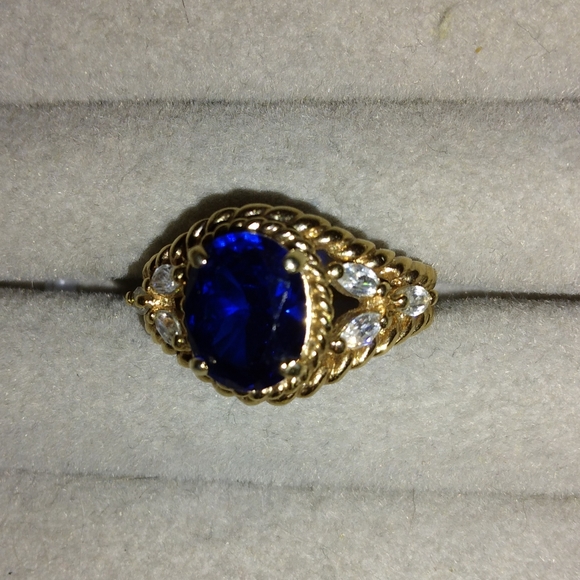 Beautiful ring blue stone goldtone about size 8 - Picture 4 of 12